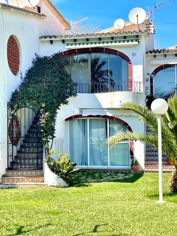 1 * Denia